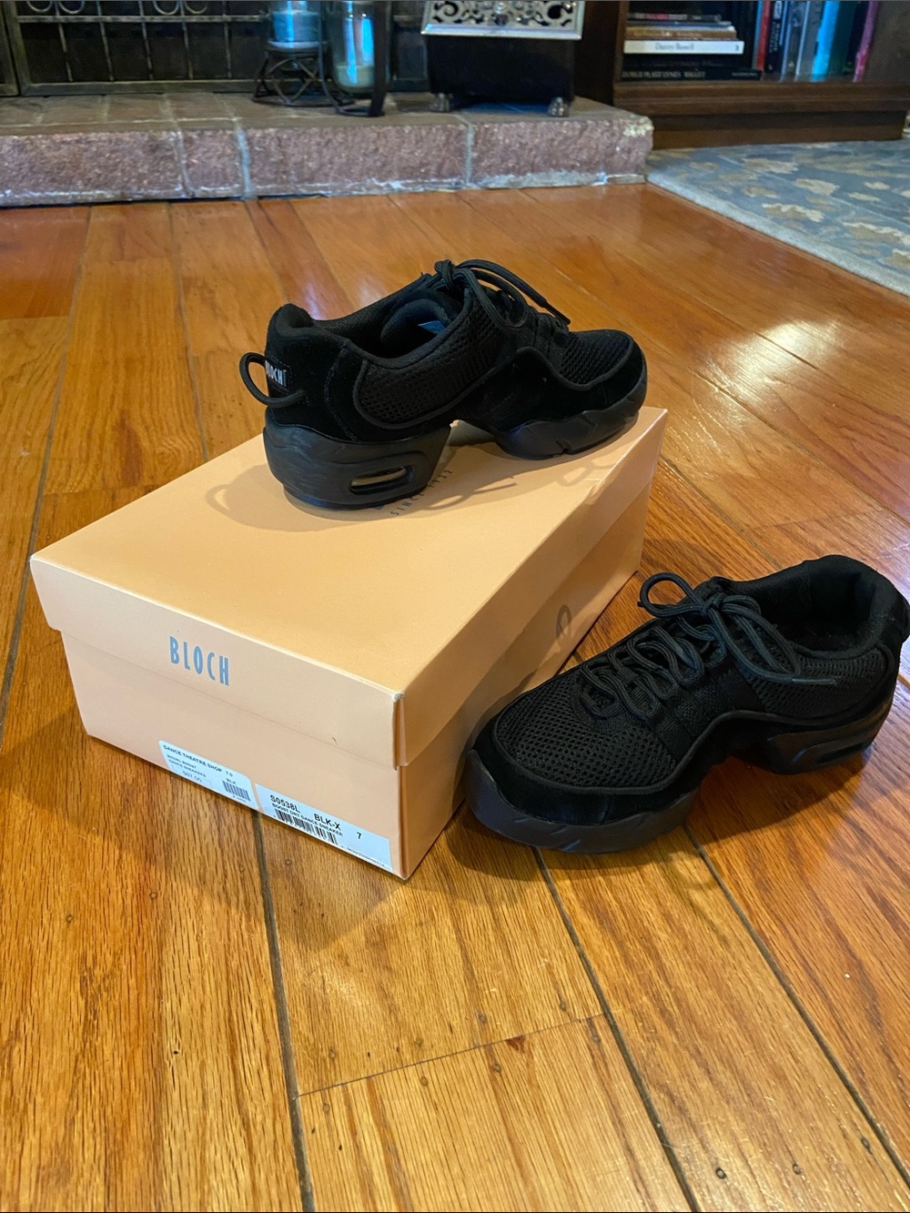 Bloch Boost Women's size 7 Dance Sneakers